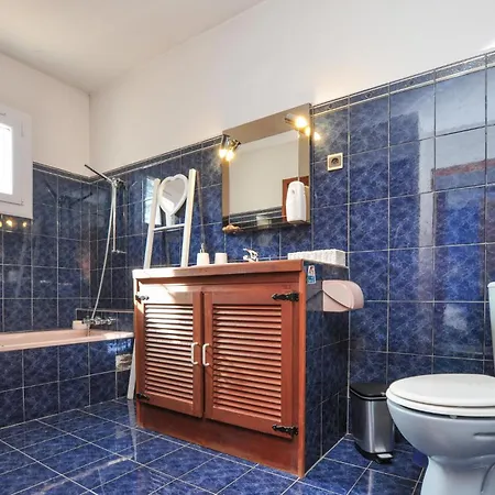 Stunning In With Private Swimming Pool, Be Inside Or Outside Besse-sur-Issole